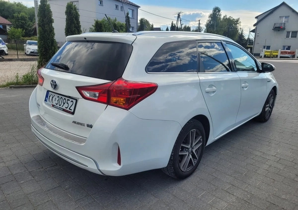 Toyota Auris cena 36900 przebieg: 371000, rok produkcji 2015 z Maków Podhalański małe 154